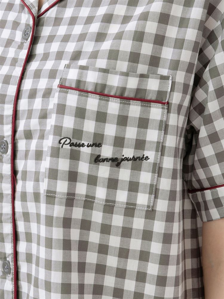 チュチュアンナの[ゆったり設計パジャマ]綿100％ギンガムチェックロゴ刺繍前開き布帛パジャマ(半袖×5分丈パンツ)|321731