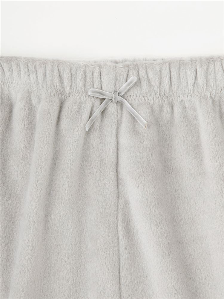 チュチュアンナの[まるで毛布！のような暖かさ]ベロア無地1分丈パンツ(薄手)|240525