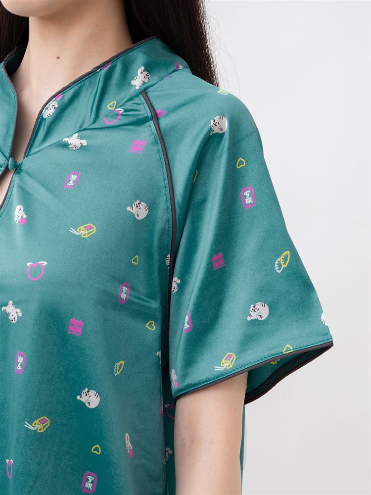 チュチュアンナの[ゆったり設計パジャマ]チャイナ風トラ柄サテンパジャマ(半袖×長ズボン)|321720