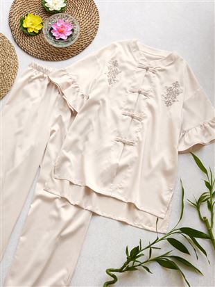 ベトナム風刺繍入りサテンパジャマ(半袖×長ズボン)｜パジャマ